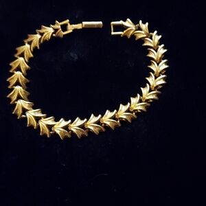 Elegant Gold Leaf Bracelet